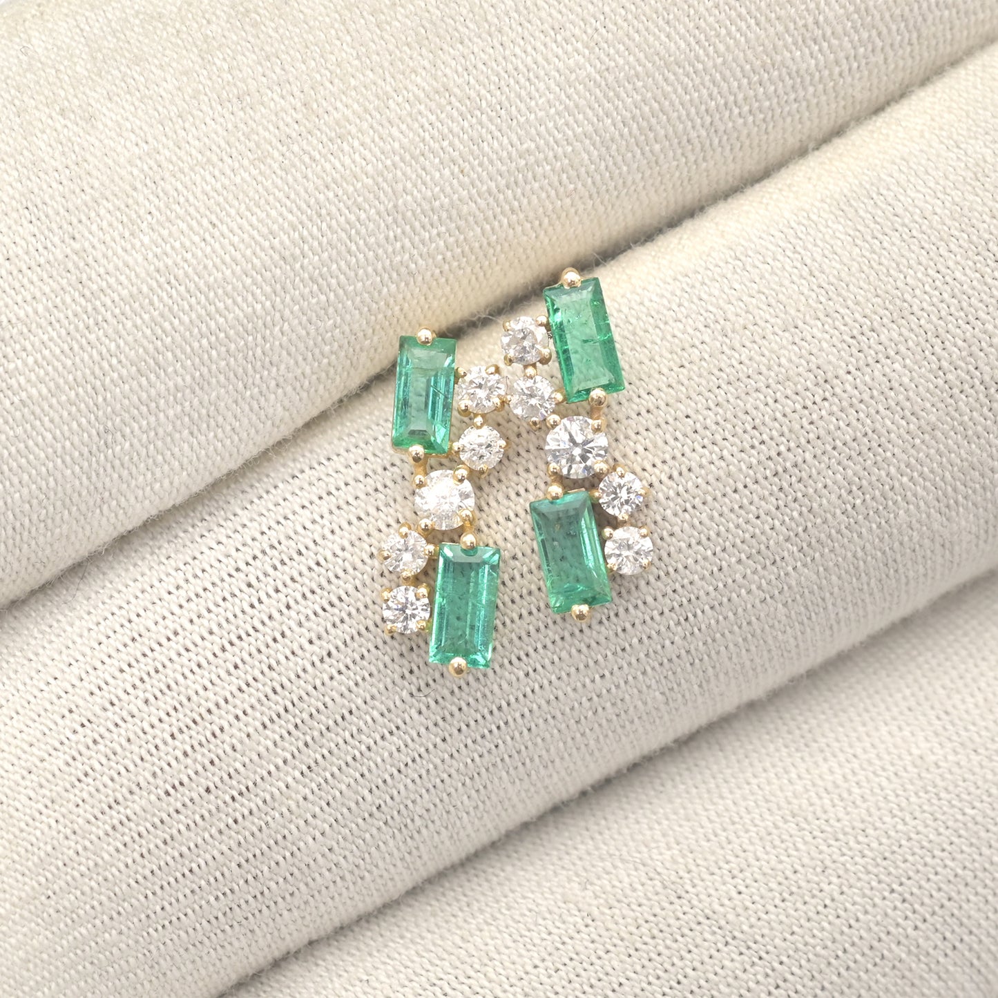 Buy Emerald Earrings