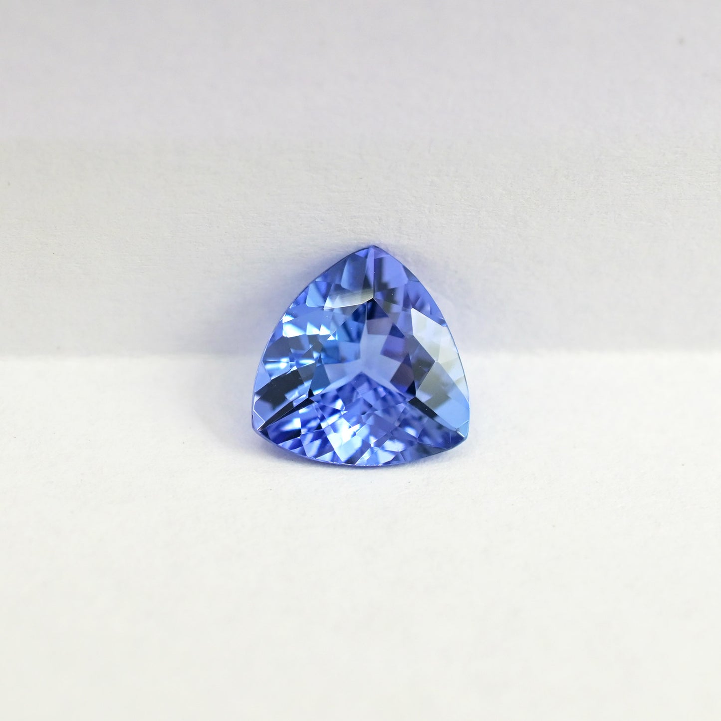 Certified Tanzanite 2.09 Ct Trillion Cut Loop Clean Loose Stone For Sale, 1 Piece