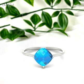 Classic 8MM Natural Swiss Blue Topaz Solitaire Engagement Ring